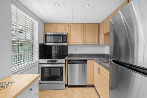 5510 Tamberlane Circle #247, Palm Beach Gardens FL - photo 9 of 17