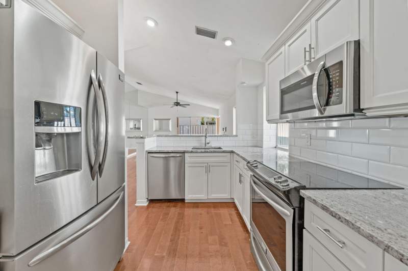 2 bedroom Single Family Residence at 28 Governors Court, Bristol Club At PGA National, Palm Beach Gardens — photo 2