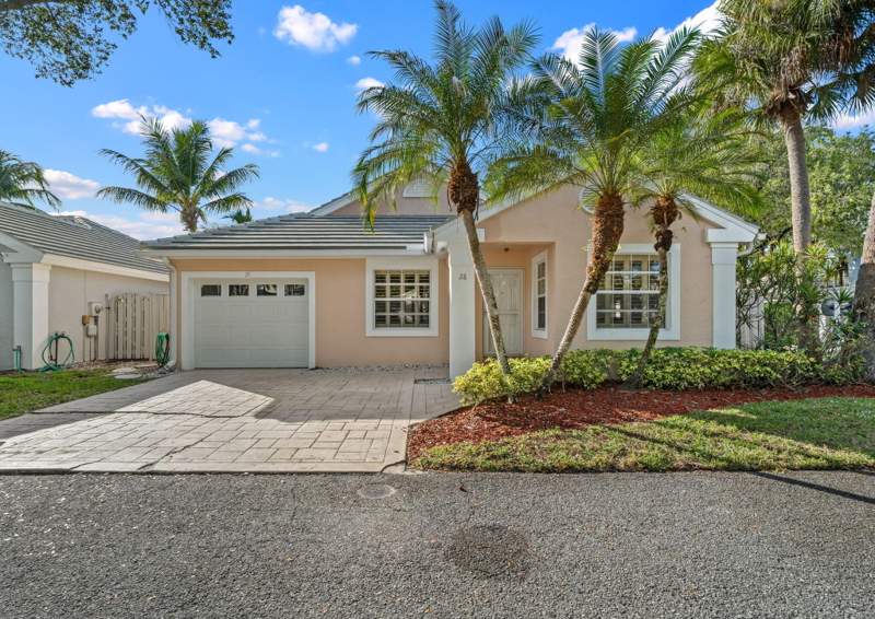 2 bedroom Single Family Residence at 28 Governors Court, Bristol Club At PGA National, Palm Beach Gardens — photo 3