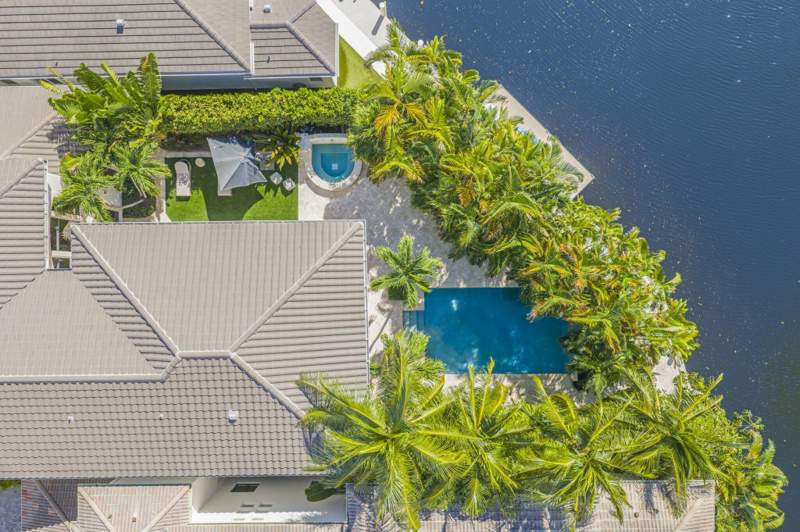 6 bedroom Single Family Residence at 1010 Grand Court, Grand Cay Estates, Highland Beach — photo 2
