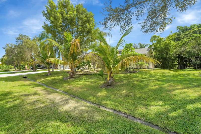 3 bedroom Single Family Residence at 2385 SW Mountwell Street, Port St Lucie Section 18, Port St. Lucie — photo 3