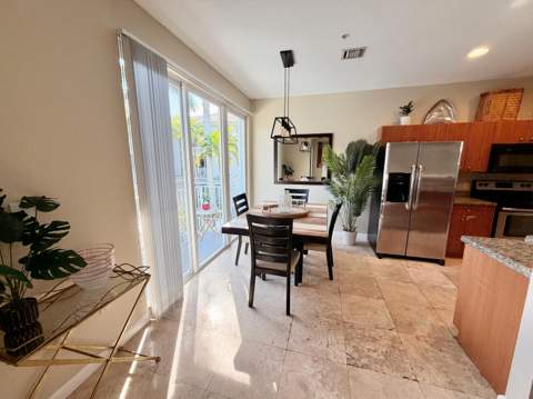 2725 NE 8th Avenue #104, Wilton Manors FL - photo 13 of 48