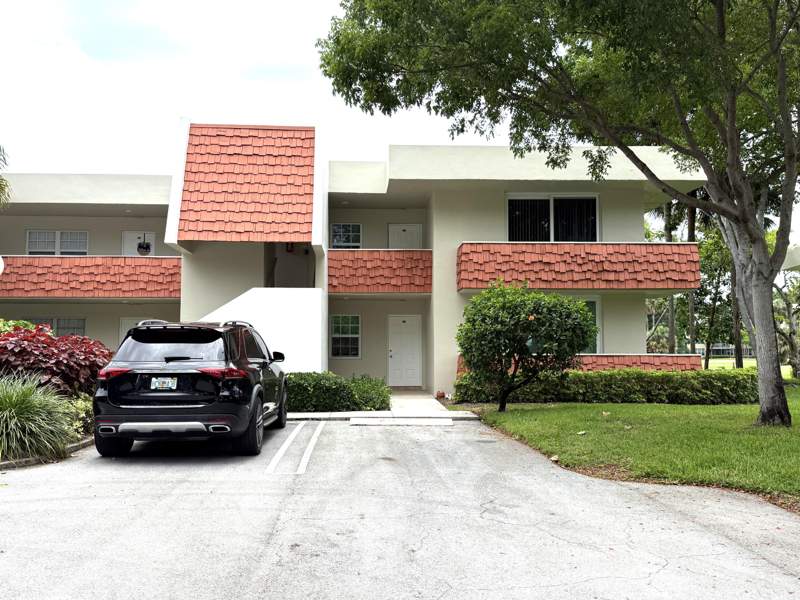 3 bedroom Condominium at 907 Cypress Terrace #201, No 97 Palm-Aire Country Club, Pompano Beach — photo 3