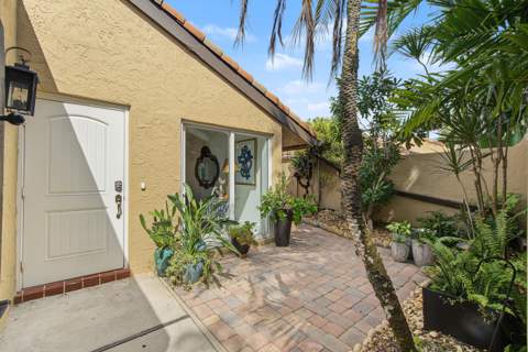 5987 Patio Drive, Boca Raton FL - photo 9 of 47
