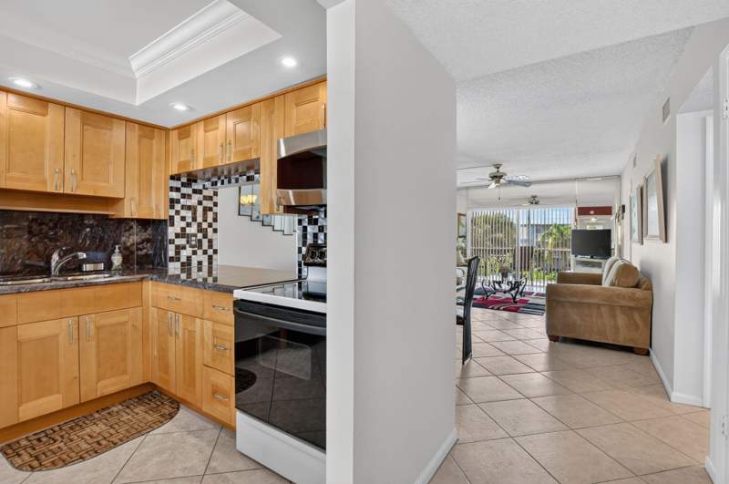 2 bedroom Condominium at 9872 Marina Boulevard #1438, Sandalfoot South Three Condo, Boca Raton — photo 3