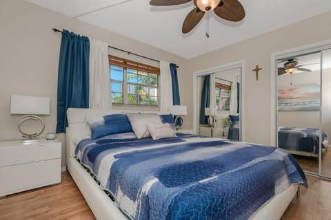 465 Paradise Isle Boulevard, Hallandale Beach FL - photo 16 of 26
