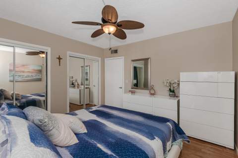 465 Paradise Isle Boulevard, Hallandale Beach FL - photo 17 of 26