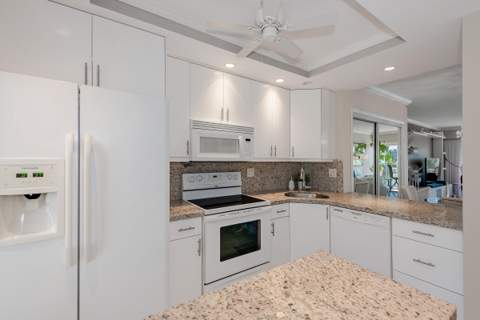 465 Paradise Isle Boulevard, Hallandale Beach FL - photo 15 of 26