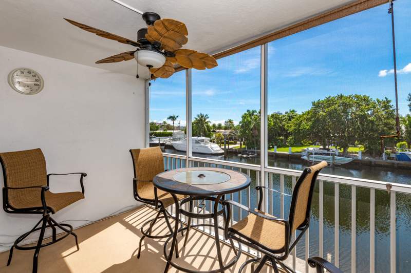 1 bedroom Stock Cooperative at 465 Paradise Isle Boulevard, Isle Of Paradise Co-Op E, Hallandale Beach — photo 2