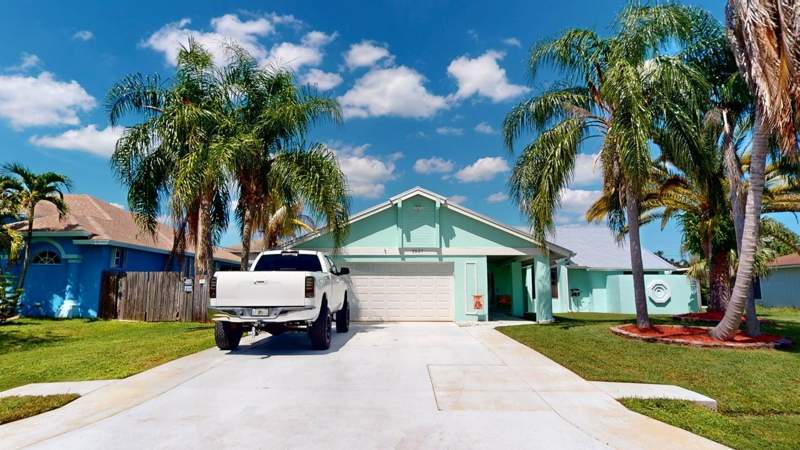 4 bedroom Single Family Residence at 2537 SE Victory Avenue, Port St Lucie Section 30, Port St. Lucie — photo 3