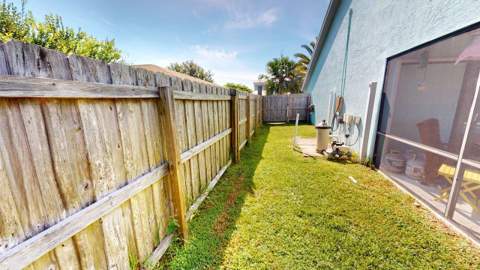 2537 SE Victory Avenue, Port St. Lucie FL - photo 7 of 50