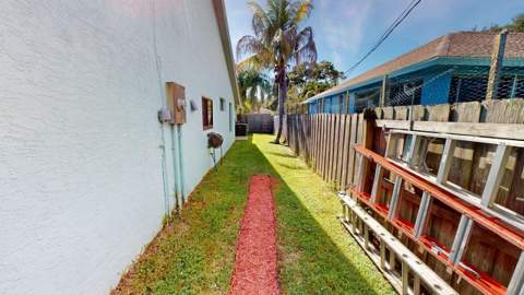 2537 SE Victory Avenue, Port St. Lucie FL - photo 12 of 50