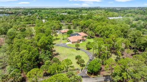2559 Palm Deer Drive, Loxahatchee FL - photo 10 of 140