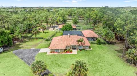 2559 Palm Deer Drive, Loxahatchee FL - photo 12 of 140