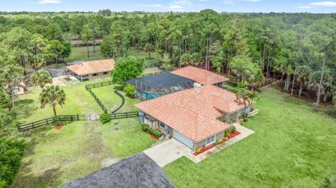 2559 Palm Deer Drive, Loxahatchee FL - photo 13 of 140