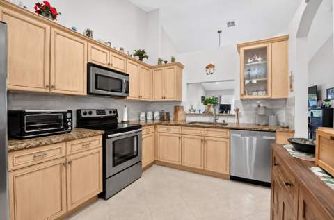 6079 Caladium Road, Delray Beach FL - photo 7 of 50