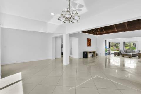 5707 White Hickory Circle, Tamarac FL - photo 15 of 44