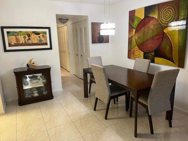 1 bedroom Condominium at 300 Windsor M, Century Village Windsor Condos, West Palm Beach — photo 5