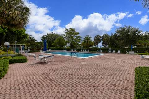 575 Oaks Lane #708, Pompano Beach FL - photo 24 of 31