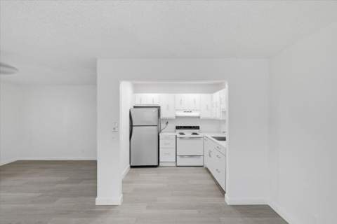 527 Normandy K, Delray Beach FL - photo 6 of 35