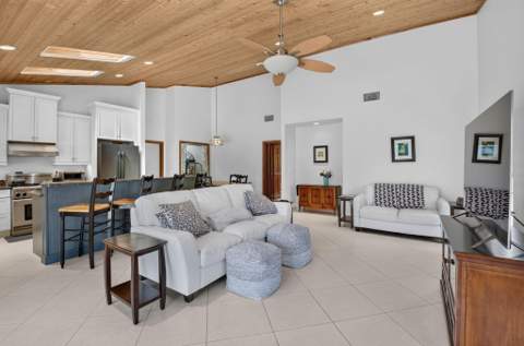 2750 NW 26th Court, Boca Raton FL - photo 16 of 55