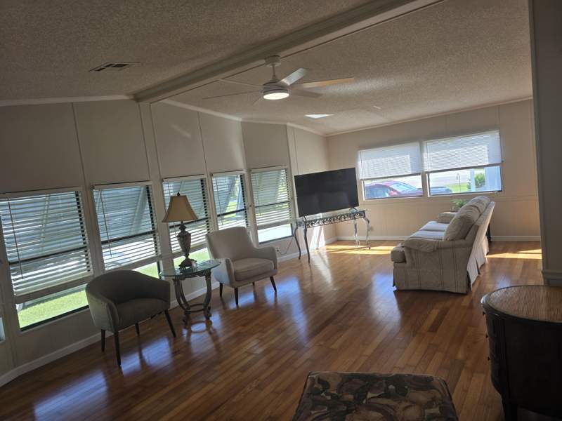 2 bedroom Manufactured Home at 8164 Buckthorn Circle, Savanna Club Plat I, Port St. Lucie — photo 2