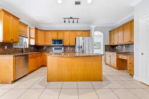 4904 SW 164th Avenue, Miramar FL - photo 11 of 35