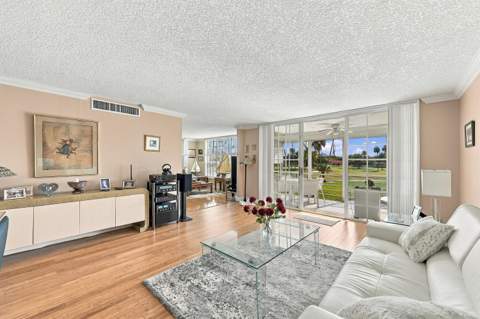 3980 Oaks Clubhouse Drive #212, Pompano Beach FL - photo 7 of 17