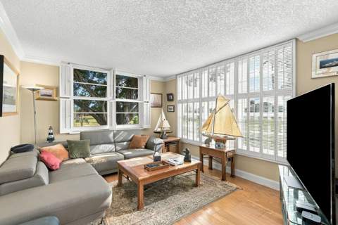 3980 Oaks Clubhouse Drive #212, Pompano Beach FL - photo 8 of 17