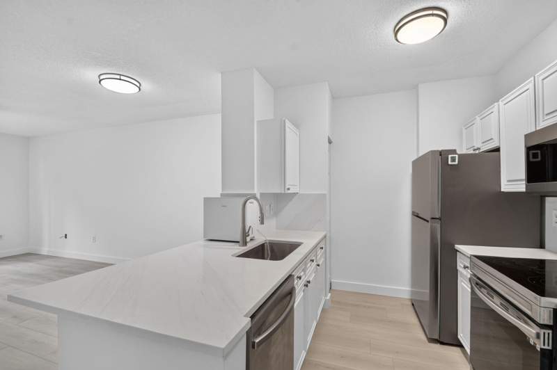 1 bedroom Condominium at 630 S Sapodilla Avenue #223, Courtyards In Cityplace Condo, West Palm Beach — photo 2