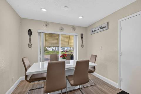 7099 Pine Manor Drive, Lake Worth FL - photo 11 of 54