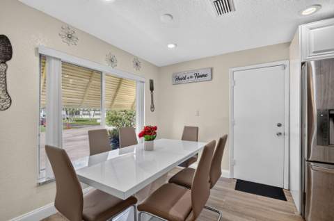 7099 Pine Manor Drive, Lake Worth FL - photo 13 of 54