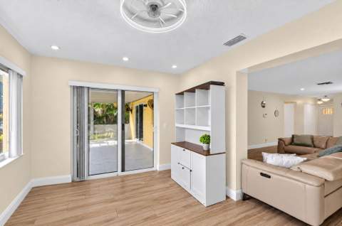 7099 Pine Manor Drive, Lake Worth FL - photo 21 of 54