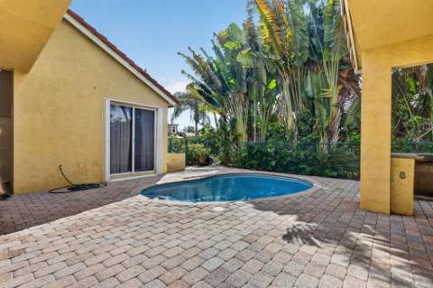 8085 Saw Palmetto Lane, Boynton Beach FL - photo 15 of 68