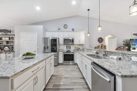 2300 Canoe Creek Lane, Fort Pierce FL - photo 10 of 43