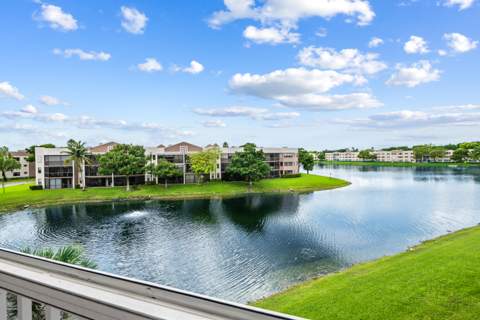 7361 Granville Drive #303, Tamarac FL - photo 10 of 34