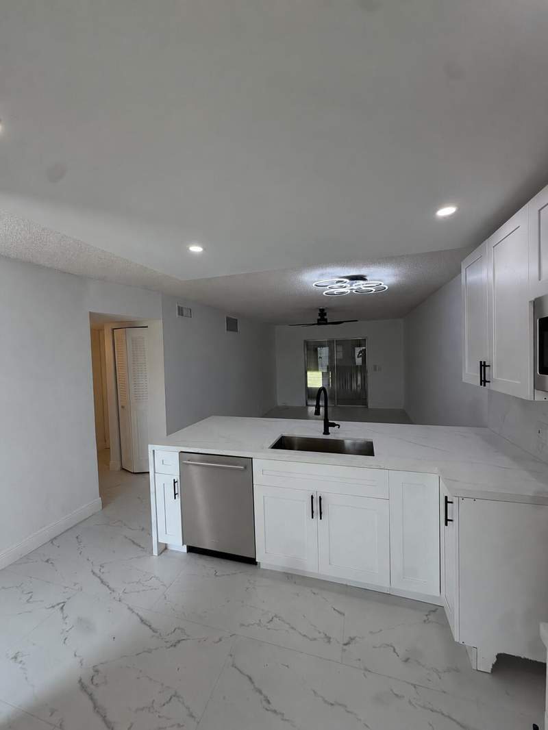 2 bedroom Condominium at 2161 NE 1st Court #105, Village Royale Condo 3, Boynton Beach — photo 4