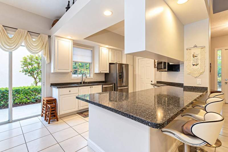 4 bedroom Single Family Residence at 8939 Oldham Way, Carleton Oaks, West Palm Beach — photo 4