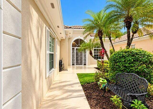 4 bedroom Single Family Residence at 8939 Oldham Way, Carleton Oaks, West Palm Beach — photo 2