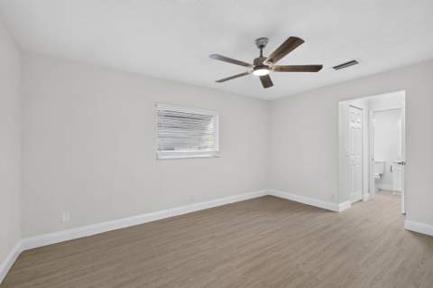 7422 NW 70th Avenue, Tamarac FL - photo 11 of 20