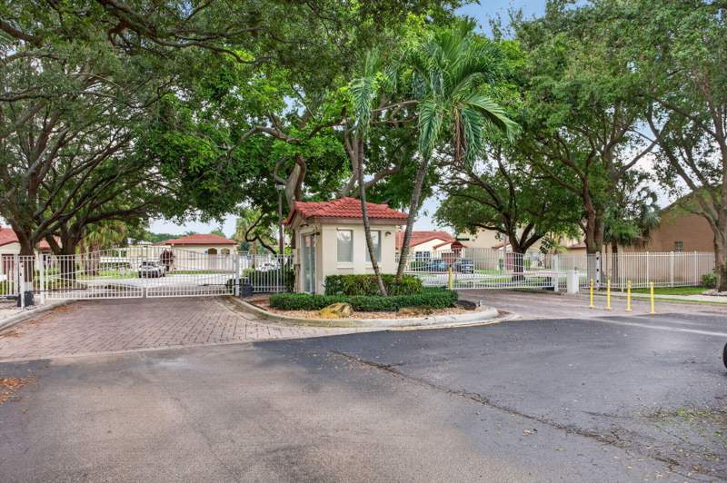 2 bedroom Villa at 509 NW 36th Avenue, Yorkville, Deerfield Beach — photo 3