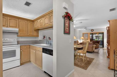 509 NW 36th Avenue, Deerfield Beach FL - photo 11 of 40