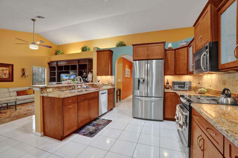 4 bedroom Single Family Residence at 5315 NW 108th Way, Kensington, Coral Springs — photo 5