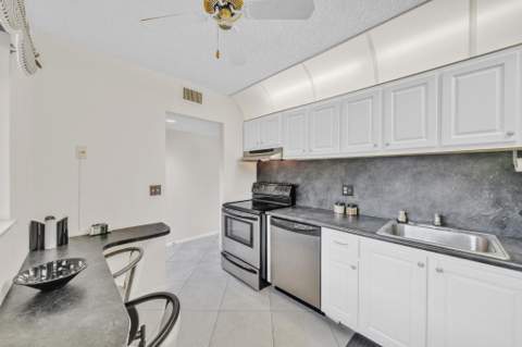 5280 Las Verdes Circle #320, Delray Beach FL - photo 6 of 40