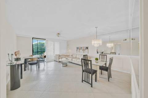 5280 Las Verdes Circle #320, Delray Beach FL - photo 7 of 40