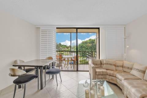 5280 Las Verdes Circle #320, Delray Beach FL - photo 9 of 40