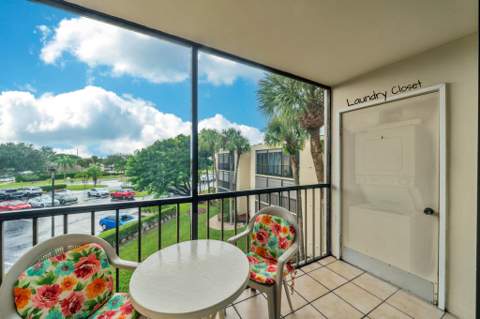 5280 Las Verdes Circle #320, Delray Beach FL - photo 10 of 40