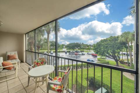 5280 Las Verdes Circle #320, Delray Beach FL - photo 11 of 40