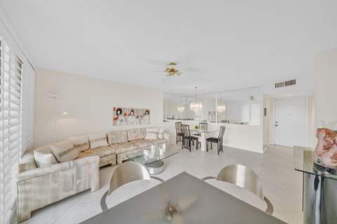 5280 Las Verdes Circle #320, Delray Beach FL - photo 14 of 40