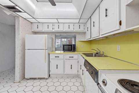 8321 Sands Point Boulevard #D206, Tamarac FL - photo 7 of 25